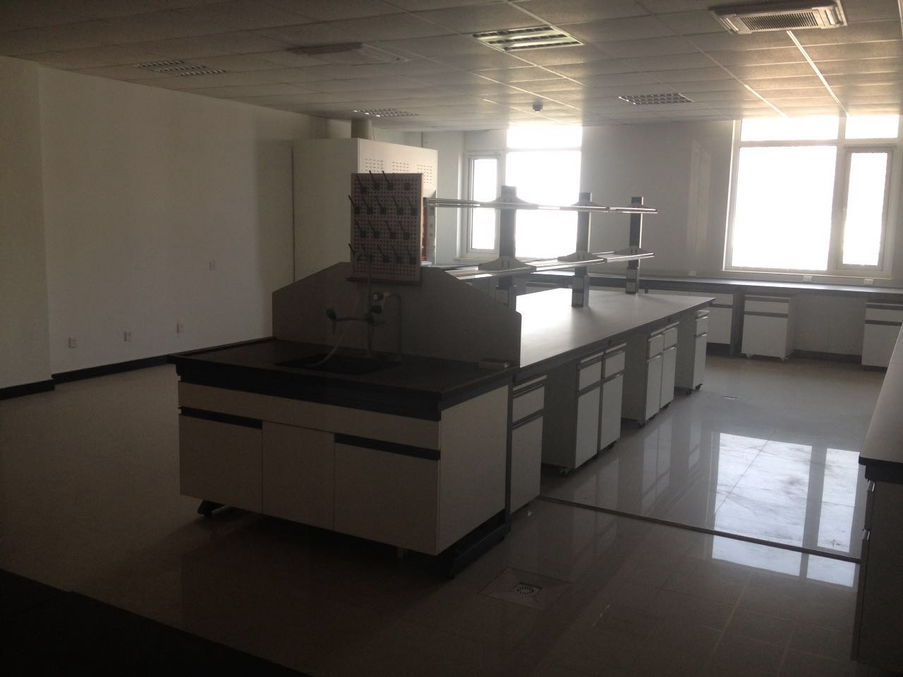 河南實(shí)驗(yàn)室設(shè)備